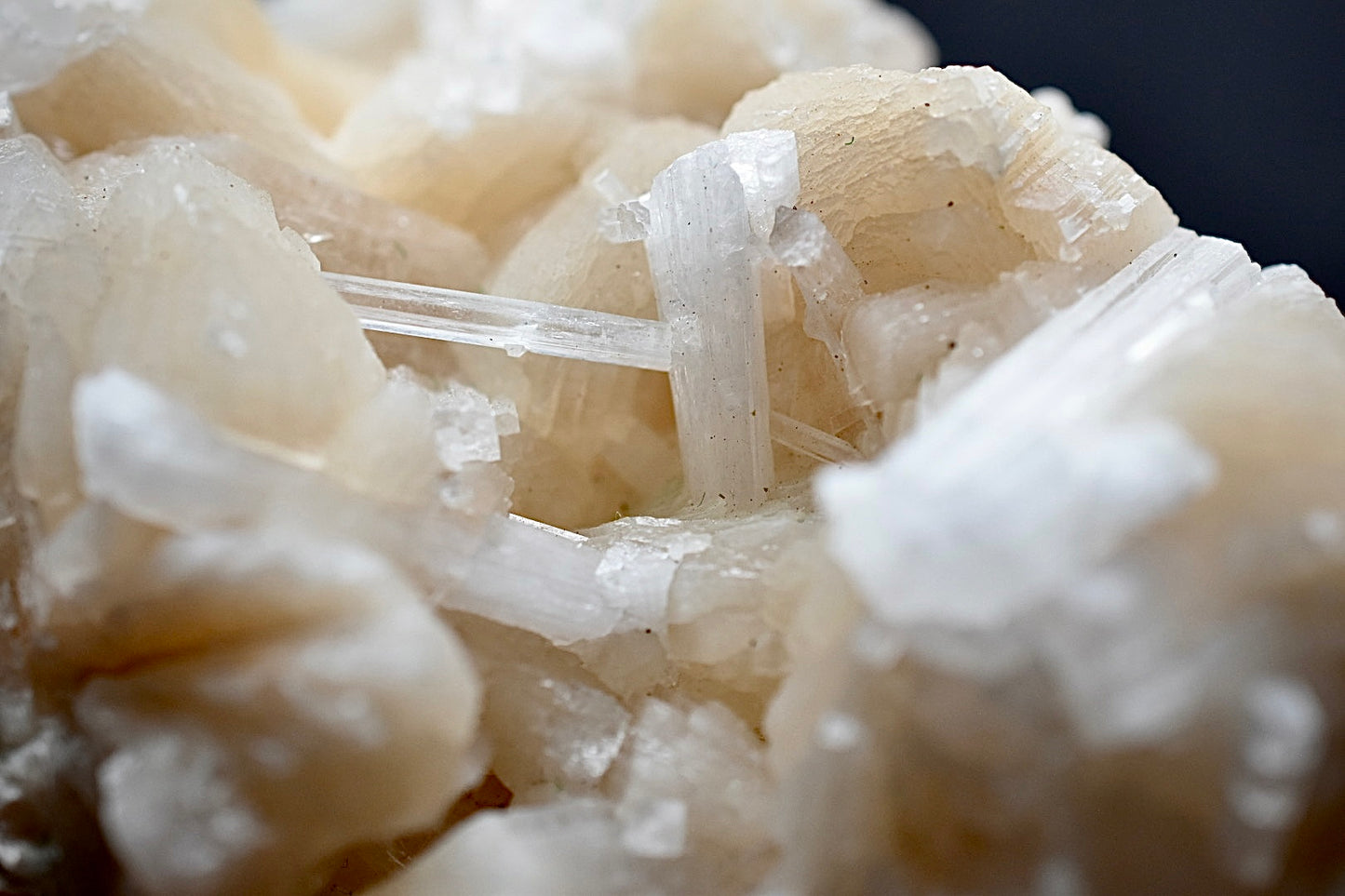 Scolecite on Peach Stilbite